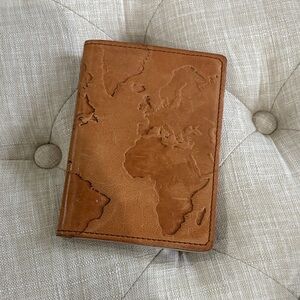 Manufactus Leather Passport Holder